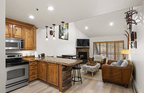 North Park City Condo | Ski in/Ski Out 2BR Condo w/Loft, Steps From Lift!