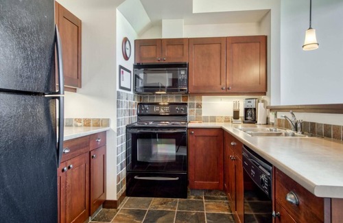Sun Peaks Condo | Ski in/Ski Out 3 bedroom at Stone's Throw!