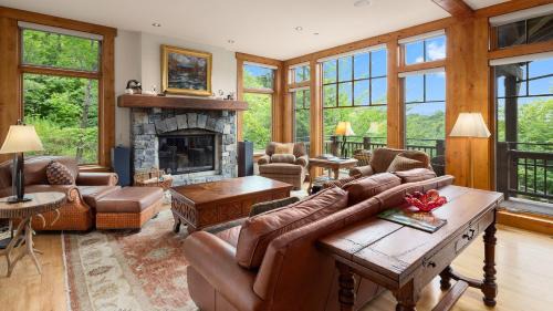 Spruce Peak House | Ski in Ski out 4 Bedroom Spruce Peak Lodge Luxury Mountain Cabin By Stowe Mountain Rentals