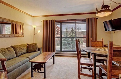 Peak 9 Apartment | Ski-in/Ski-out. 9 Hot Tubs + Pools | Breck Studio