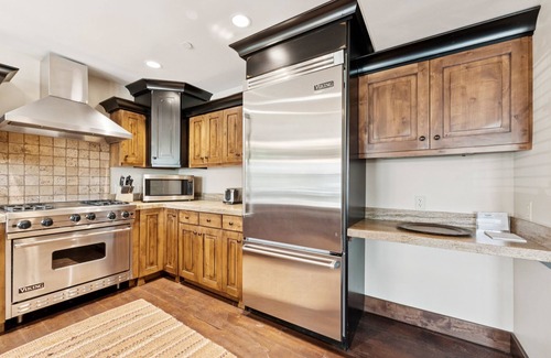 North Park City Condo | Ski-In/Ski-Out, ADA, Pool + Hot Tub, Dog Friendly, Walk to Trails, Café + Golf