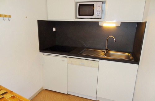 Les Deux Alpes Apartment | Ski-In/Ski-Out Apartment with Balcony in Central Les Deux Alpes