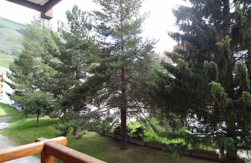 Les Deux Alpes Apartment | Ski-In/Ski-Out Apartment with Balcony in Central Les Deux Alpes
