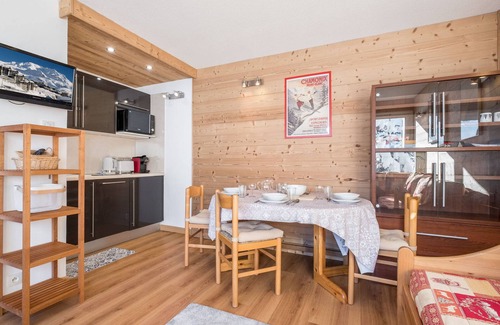 Val-Thorens Apartment | Ski-in/ski-out apartment with balcony and WiFi in Val Thorens