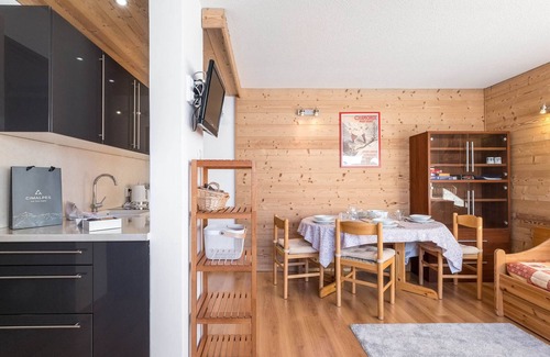 Val-Thorens Apartment | Ski-in/ski-out apartment with balcony and WiFi in Val Thorens