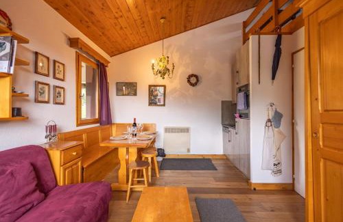 Meribel-Mottaret Apartment | Ski-In Ski-Out Apartment for 6 in Méribel Mottaret