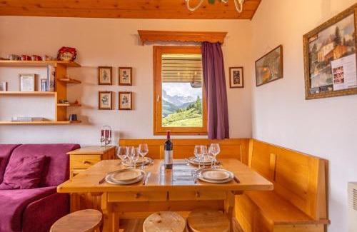 Meribel-Mottaret Apartment | Ski-In Ski-Out Apartment for 6 in Méribel Mottaret