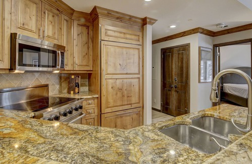 Highlands Townhomes Condo | SKI IN/SKI OUT BEAVER CREEK RESIDENCE