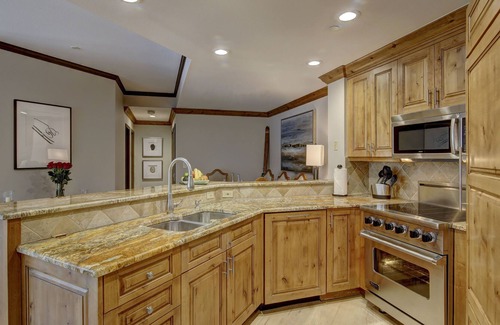 Highlands Townhomes Condo | SKI IN/SKI OUT BEAVER CREEK RESIDENCE