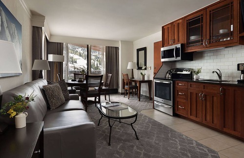 Salt Lake Mountain Resorts Resort | 🎿 Ski-In/Ski-Out Bliss at Cliff Lodge: Where Adventure Meets Luxury! 2-Bedroom