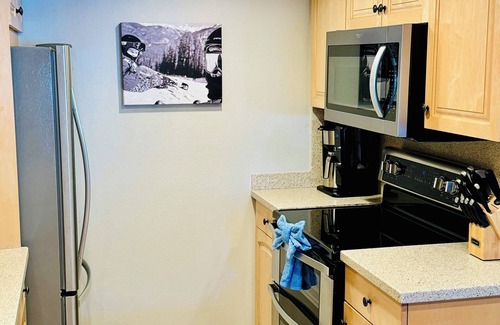 Peak 9 Condo | Ski In/Ski Out Condo on Peak 9! ⛷