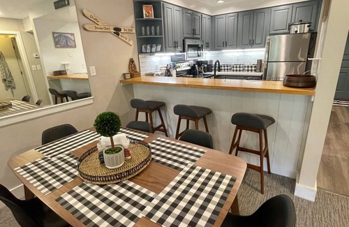 Stratton Mountain Condo | Ski in/ski out condo at base of Stratton village