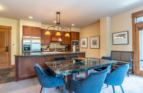 River Run Condo | Ski-in/Ski-out Condo in Keystone w/Private Balcony, Steps from Lifts & Shops