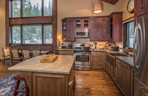 Big Horn House | Ski-in/Ski-out condo just steps to the Bear Back Poma Lift | Big Horn Ski-in/Ski-out