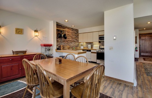 Central Vermont- Killington Condo | Ski-In/ski-out condo with views, pool, hot tubs, gym & tennis access