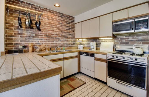 Central Vermont- Killington Condo | Ski-In/ski-out condo with views, pool, hot tubs, gym & tennis access