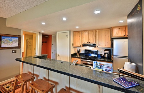 Granby Condo | Ski-In/Ski-Out Condo w/Fireplace, Patio, WiFi & Continental Divide/Golf Views