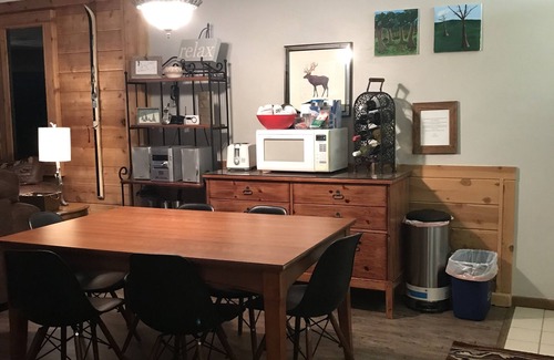 Seven Springs Condo | Ski -In/Ski-Out- Cozy 3 Bedroom No Stairs (1 Night Rentals Ok)