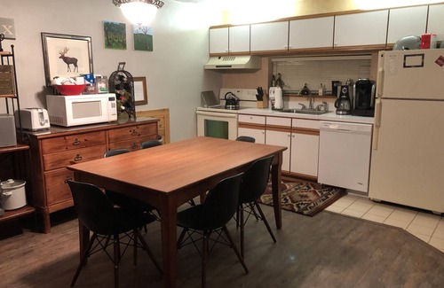 Seven Springs Condo | Ski -In/Ski-Out- Cozy 3 Bedroom No Stairs (1 Night Rentals Ok)