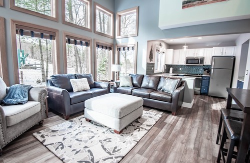 Boyne City Apartment | Ski-in/ski-out Disciples Village Condo | Gas Fireplace | 5 BR | Sleeps 18!