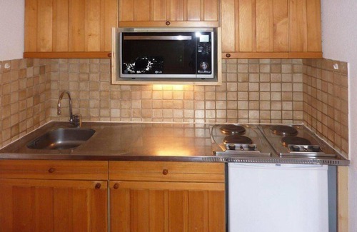 Les Orres Apartment | Ski-in/ski-out & foot of the slopes, 5th floor, balcony, tv, ski locker, 30m², Les Orres