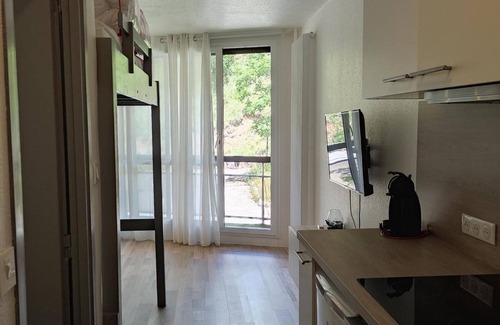 Villard-de-Lans Apartment | Ski-in/Ski-out Studio - 4 Guests - Parking - North Orientation