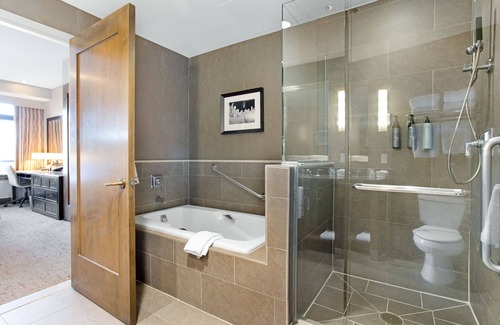Avon Apartment | Ski in ski out from this Riverfront Resort in Avon. Spa, Health Club, Ski Valet.