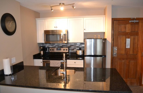 Upper Village Condo | Ski In Ski Out Great Location Hot Tub Super Clean Fully Stocked Great Reviews