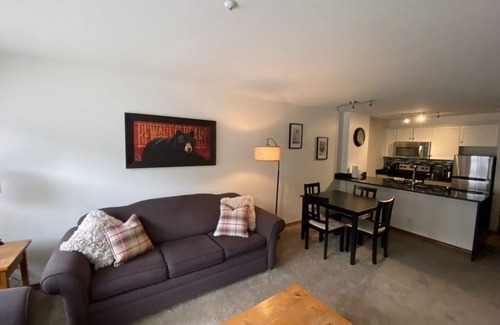 Upper Village Condo | Ski In Ski Out Great Location Hot Tub Super Clean Fully Stocked Great Reviews