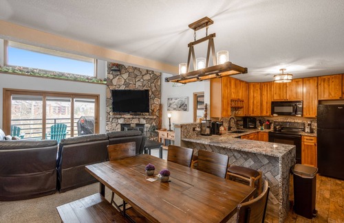 Mountain House Condo | Ski-in/ski-out home with pool, hot tub, sauna, washer/dryer, & private balcony