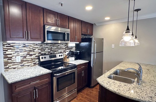Snowshoe Condo | Ski-in Ski-out, Just Completed Remodel, 2 BR, Best Location at Main Village Lift