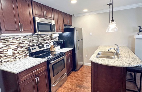 Snowshoe Condo | Ski-in Ski-out, Just Completed Remodel, 2 BR, Best Location at Main Village Lift