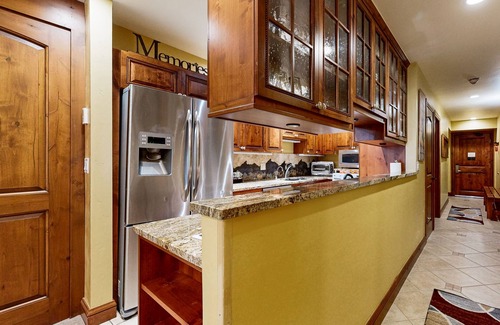 Vail Condo | Ski-in/ski-out Lionshead Village condo with hot tubs, pool, gym - steps to lifts
