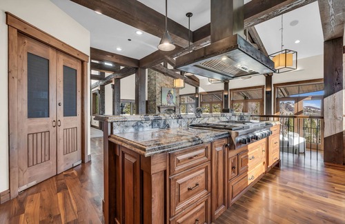Park City House | Ski-In Ski-Out Luxe Chalet in The Colony, Hot Tub, Designer Interiors, Stunning Mountain Views
