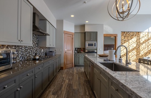 Keystone Condo | Ski-in/Ski-out Luxury 4 bed Penthouse at Keystone