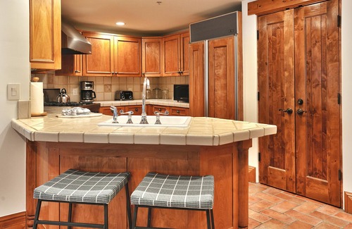 Deer Valley Condo | Ski-in/Ski-out Luxury 3 Bed with Panoramic Views in The Chateaux!