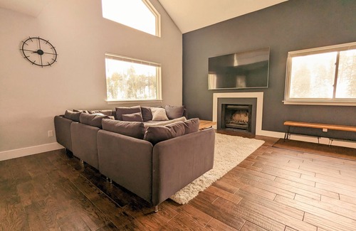 Tahoe Village Condo | Ski in! Ski out! Luxury 3 Bedroom Home @Heavenly ski resort, Lake Tahoe