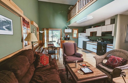 Mazama House | Ski-In Ski-out, near Mazama Store and trail system!