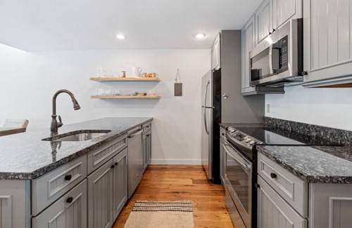 Stratton Mountain Condo | Ski in Ski Out newly renovated Slopeside G2