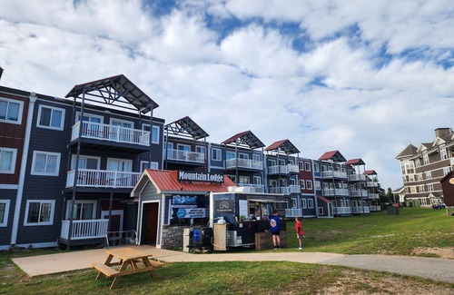 Snowshoe Condo | Ski In/Ski Out. Next to the village. Gated parking. Mtn views. Free Wi-Fi. #284