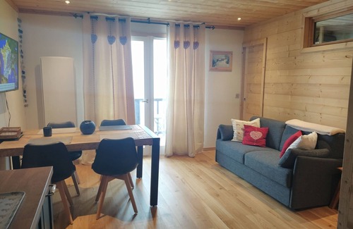 Valfrejus Apartment | Ski-in ski-out Ours apartment in Valfréjus