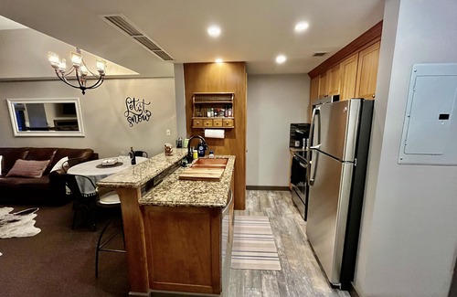 Park City Condo | Ski in Ski Out PENTHOUSE STUDIO w/KING bed at The Canyons!Slope & gondola views!