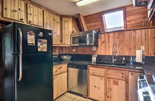 Red River Cabin | Ski-In/Ski-Out Red River Cabin w/Mtn Views!