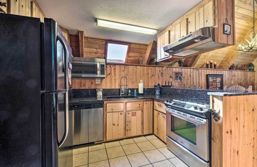 Red River Cabin | Ski-In/Ski-Out Red River Cabin w/Mtn Views!