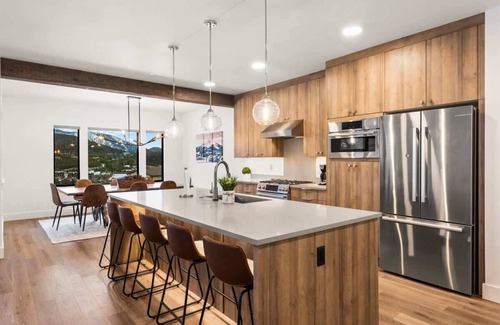 Powder Ridge House | Ski-in/Ski-Out Slopeside Luxury Condo in Big Sky