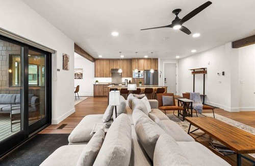 Powder Ridge House | Ski-in/Ski-Out Slopeside Luxury Condo in Big Sky