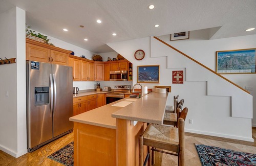 Salt Lake Mountain Resorts Condo | Ski in/Ski Out to Snowbird in Charming Condominium with Open Loft and Fireplace
