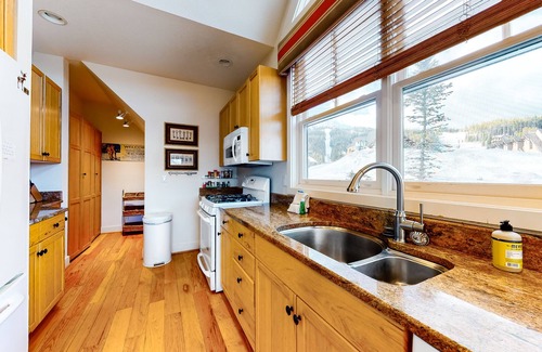 Saddle Ridge House | Ski-In/Ski-Out Townhouse with Outdoor Hot Tub, Access to Big Sky Resort