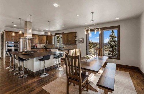 Big Sky House | Ski-In/Ski-Out Updated Big Sky Retreat