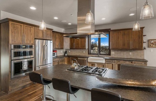 Big Sky House | Ski-In/Ski-Out Updated Big Sky Retreat